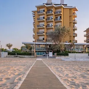 *** Hotel Crown Italia